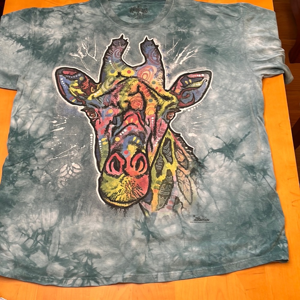 The mountain giraffe tshirt